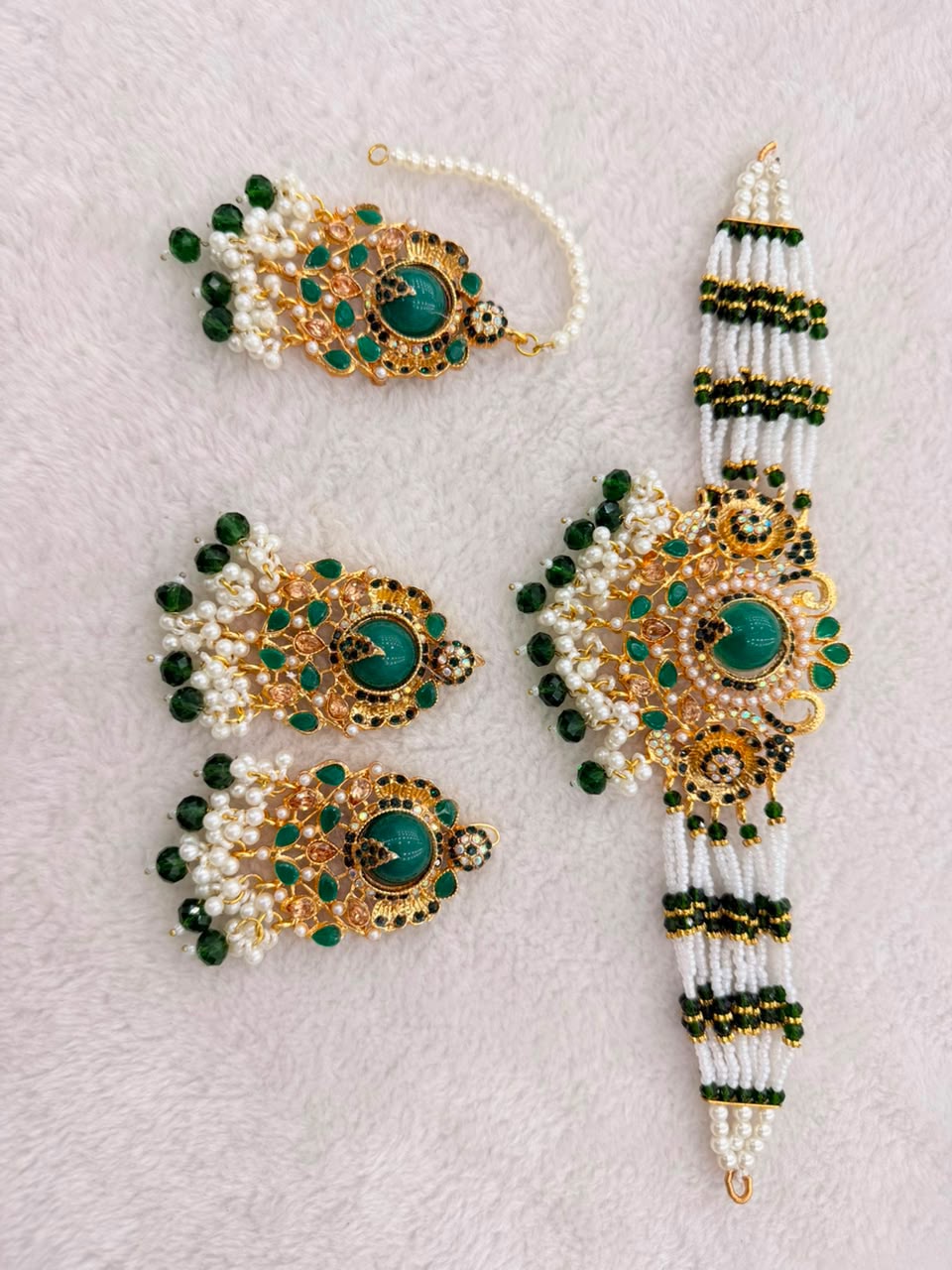 Noor Medallion Pearl Choker & Tikka Set