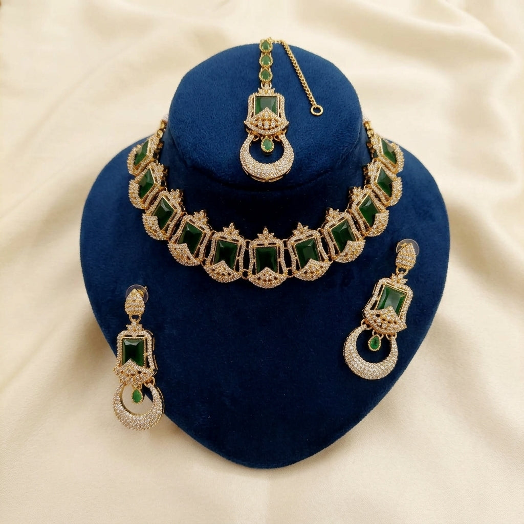 Regal Crown Choker