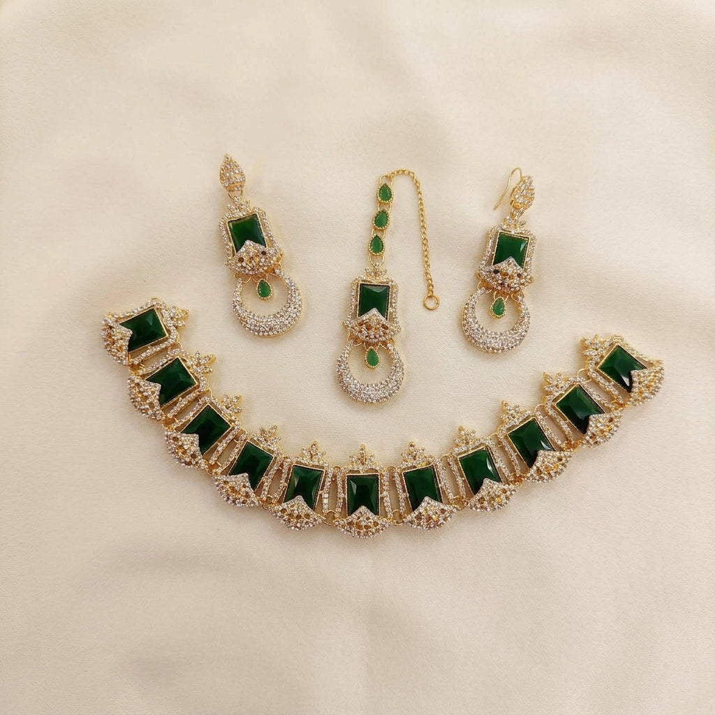 Regal Crown Choker