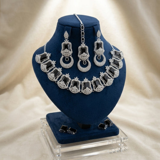 Regal Crown Choker