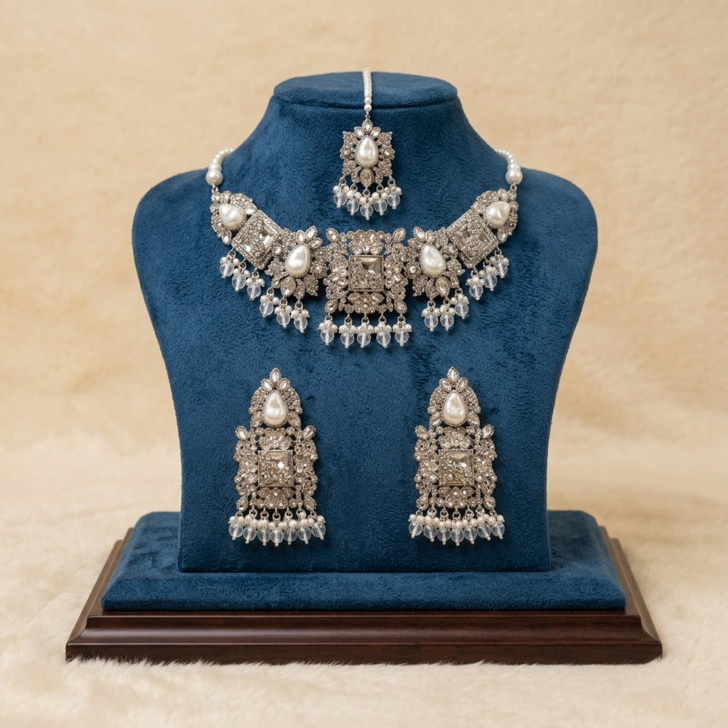 Imperial Pearl Choker Suite